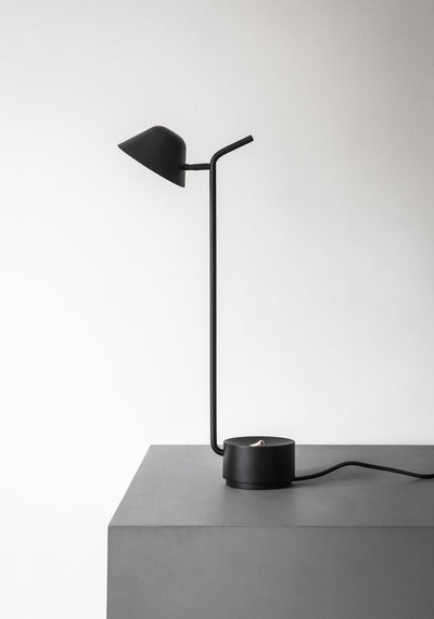 peek table lamp in black design by menu 5